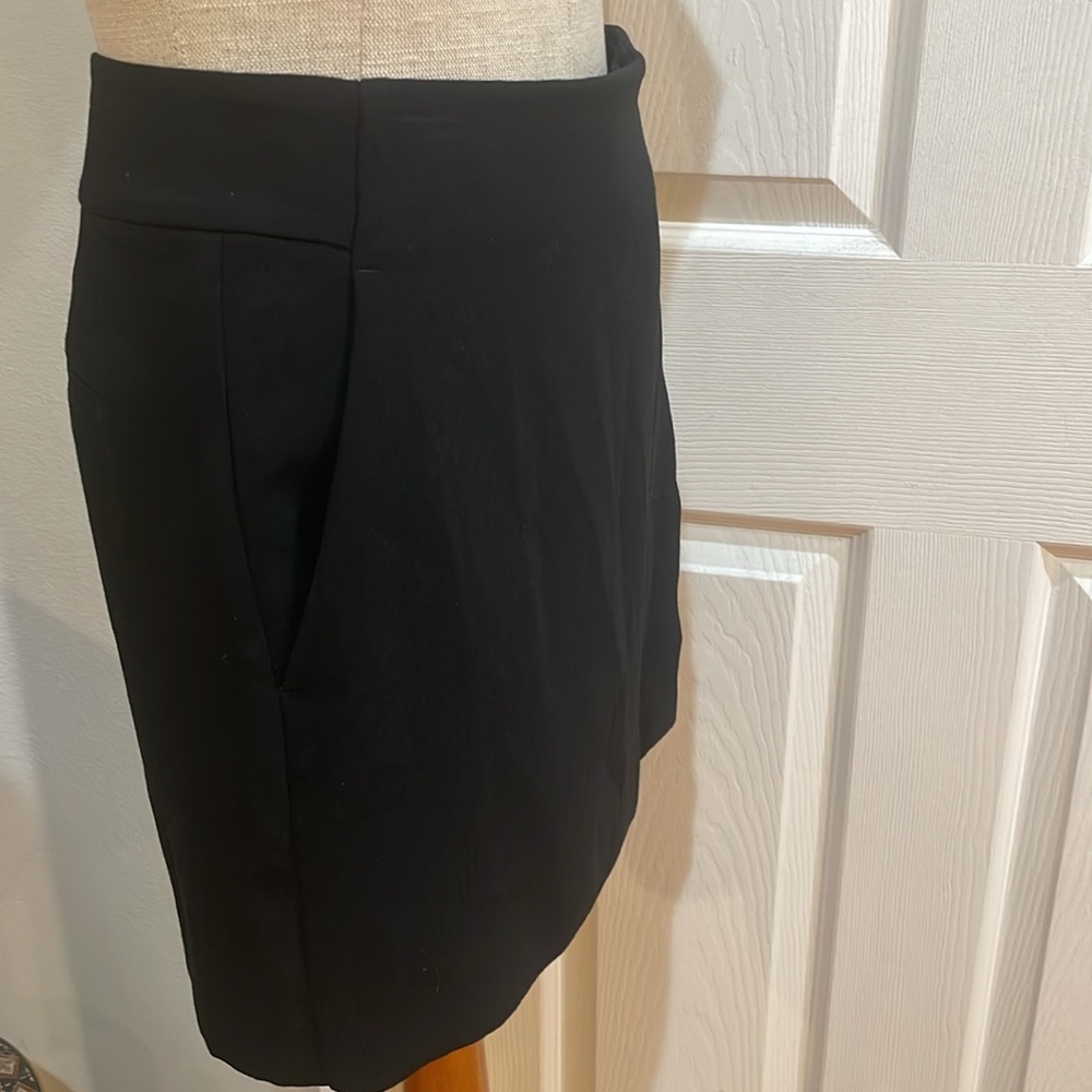 Ann Taylor loft black skort skirt shorts pockets black women’s size 0 - Picture 2 of 12